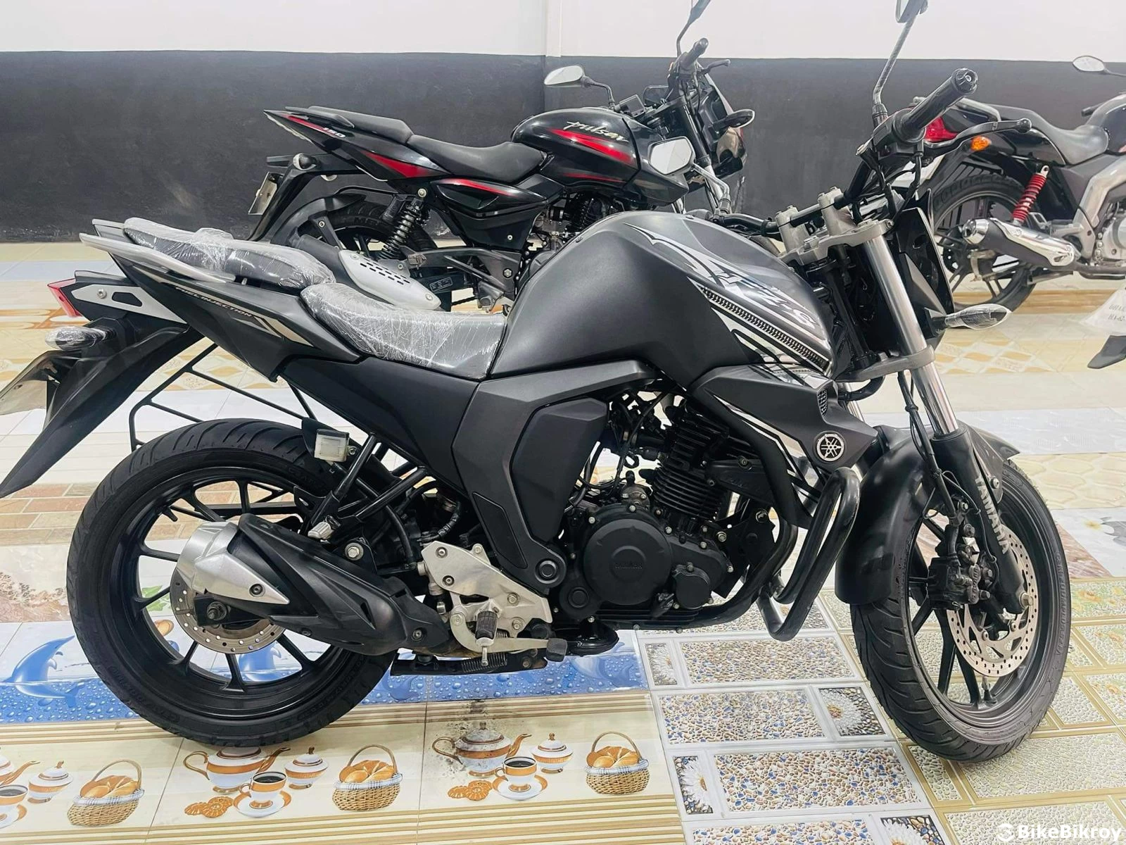 Yamaha FZ V2 (Black) Sale in Savar