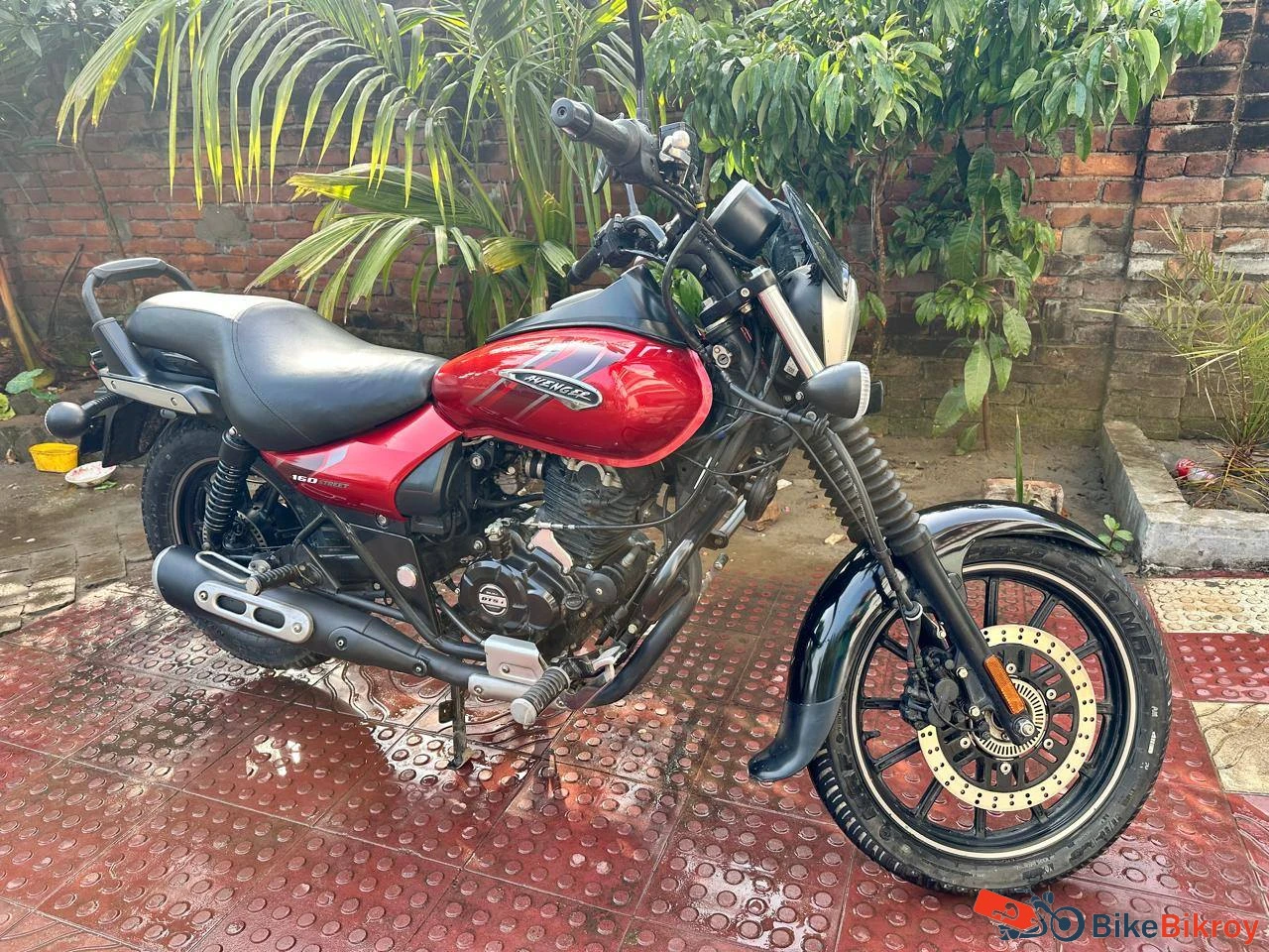 Bajaj Avenger Model 2023