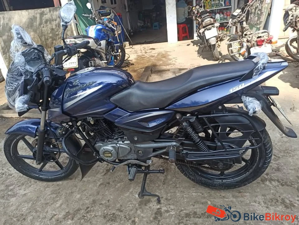 Bajaj Pulsar 150 Single Disc