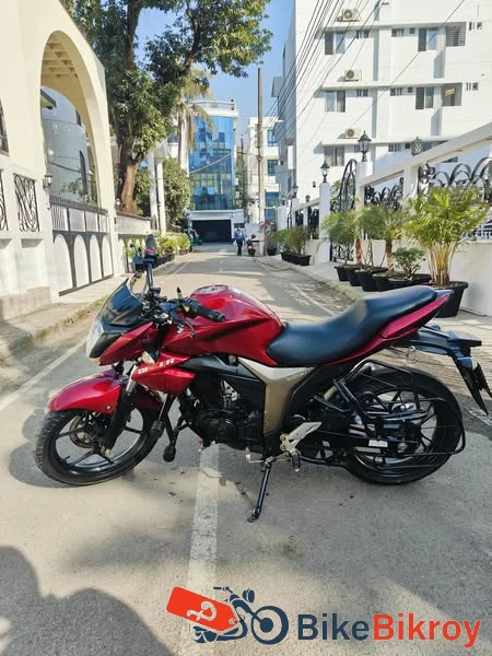 Gixxer Monotone (red colour)