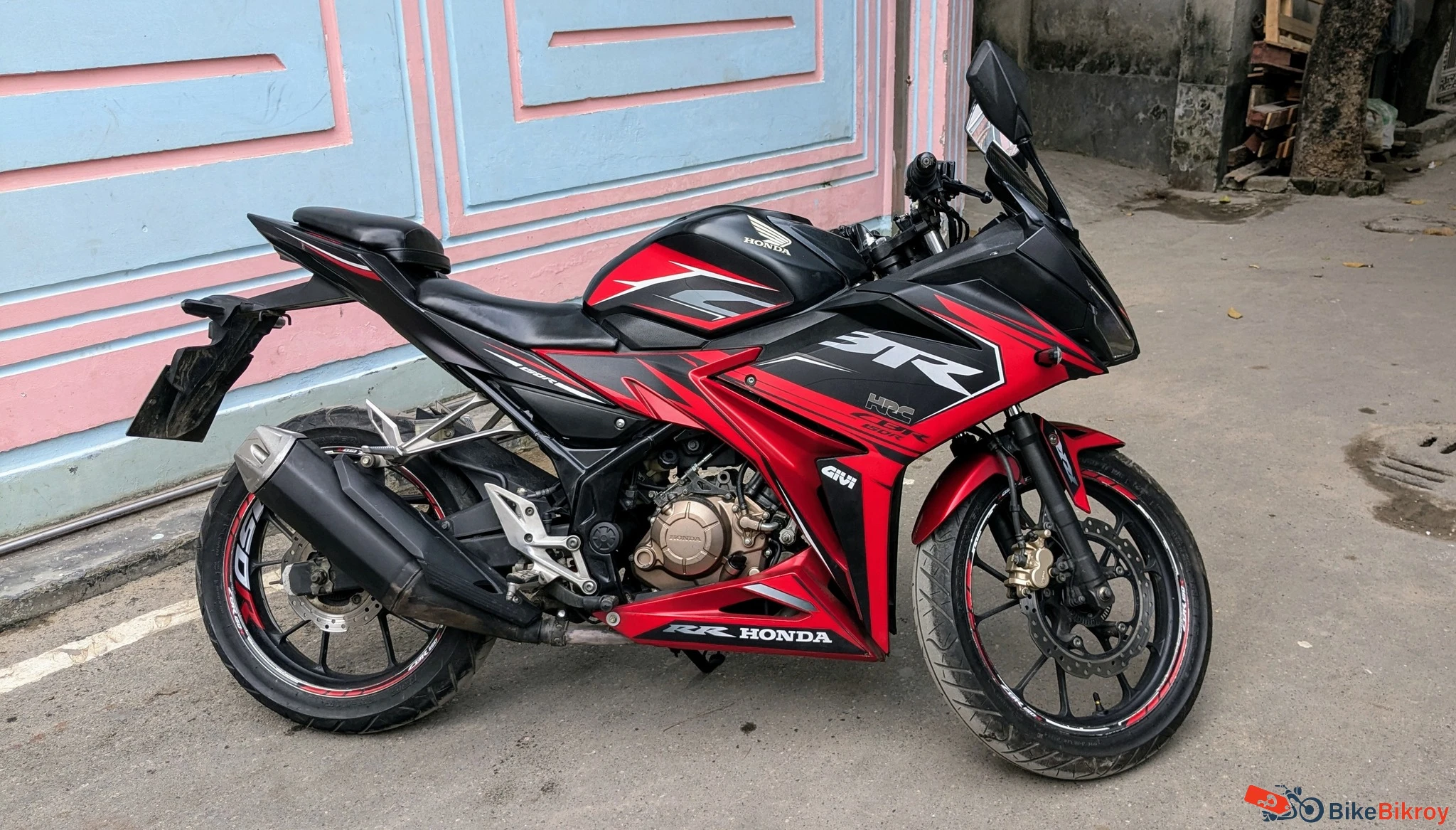 Honda CBR 150R Dual channel ABS
