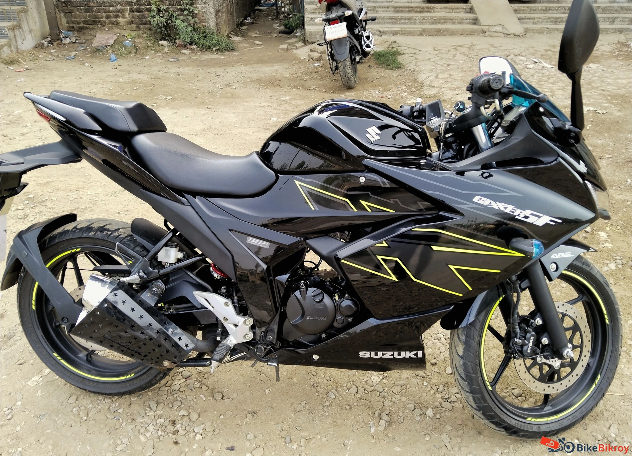 Suzuki Gixxer SF FI ABS V4