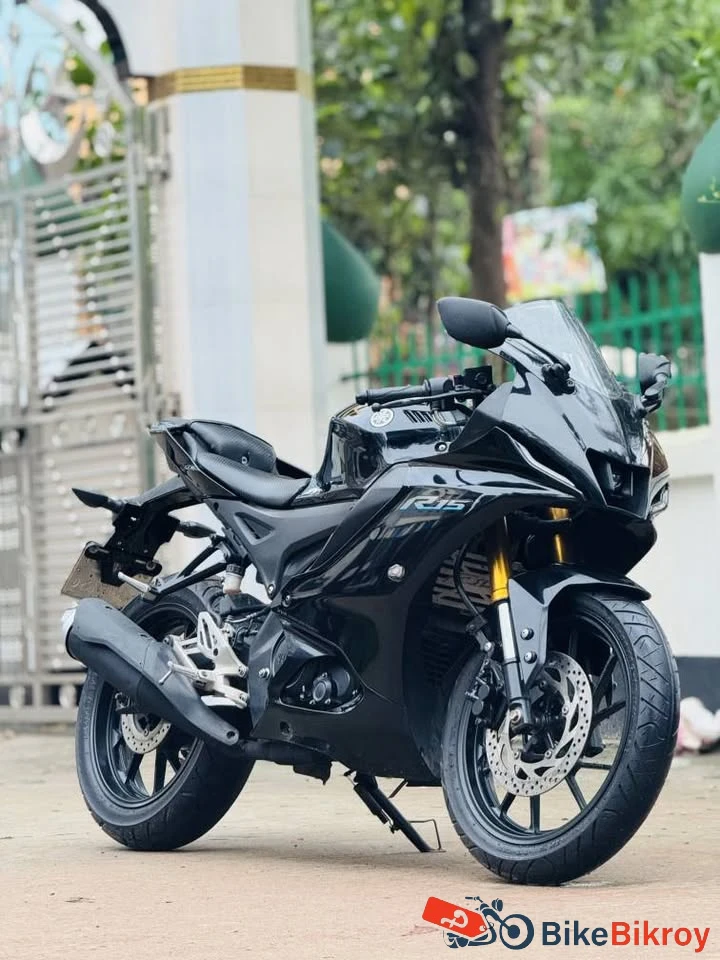 R15 v4 Indonesian black