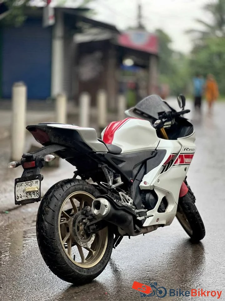 Yamaha R15M WGP