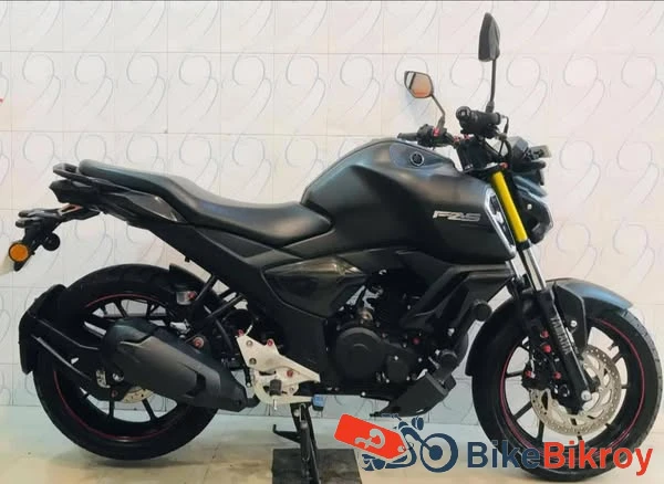 Yamaha FZS FI V4 2025