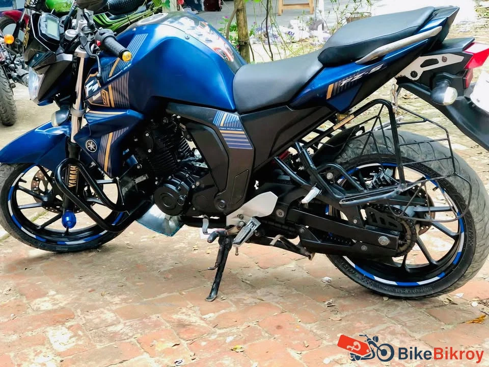 Yamaha FZS V2