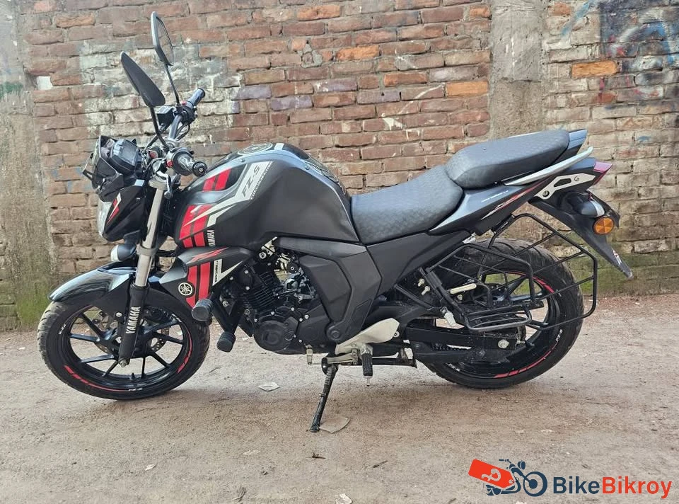 Yamaha FZS V2