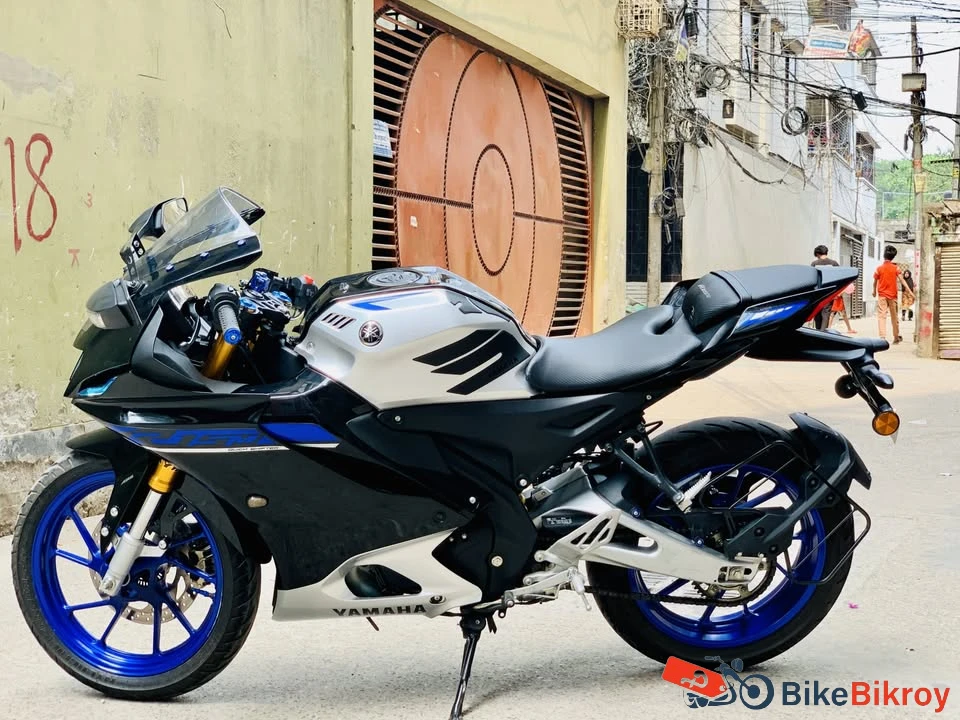 Yamaha R15M BS7