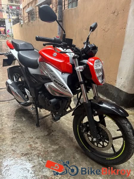Suzuki Gixxer FI