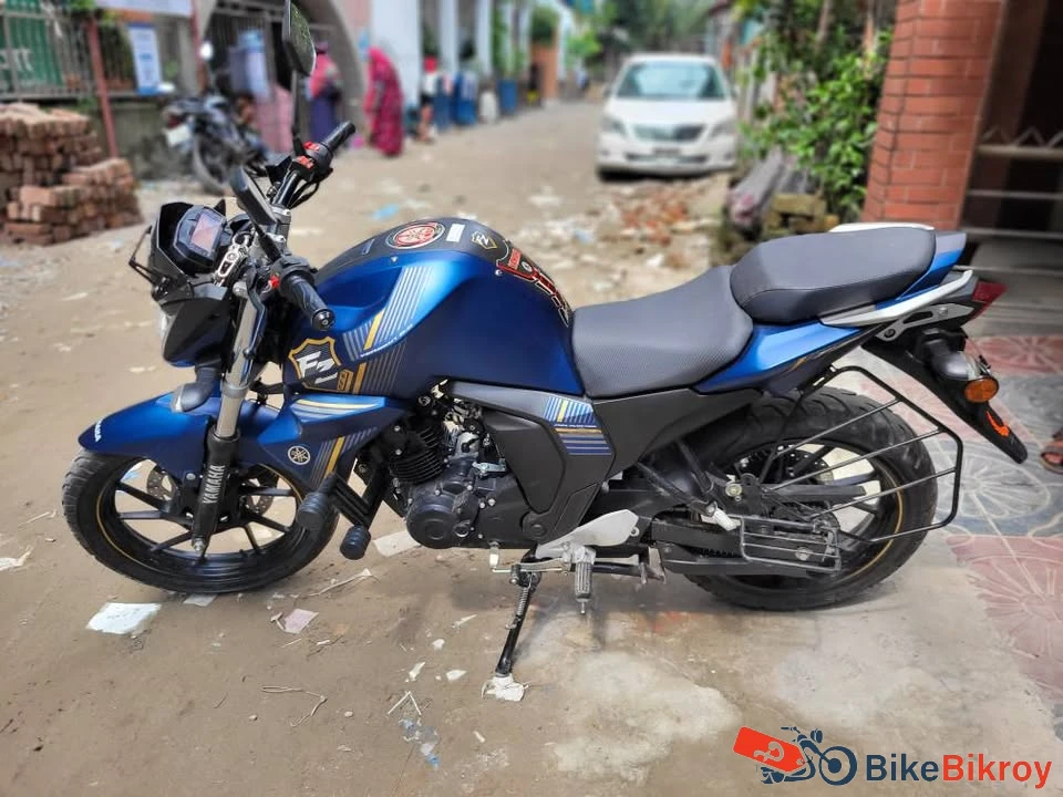Yamaha FZS V2