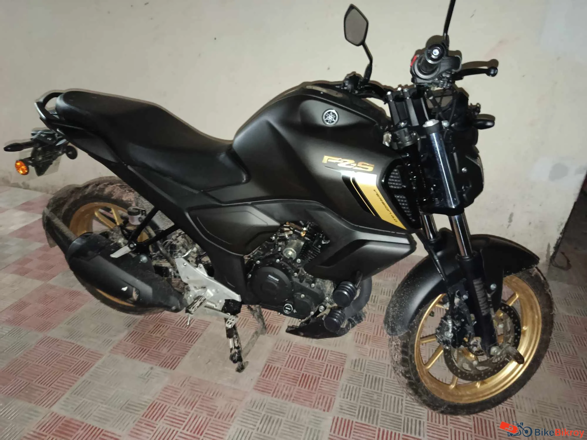 Yamaha FZS V4