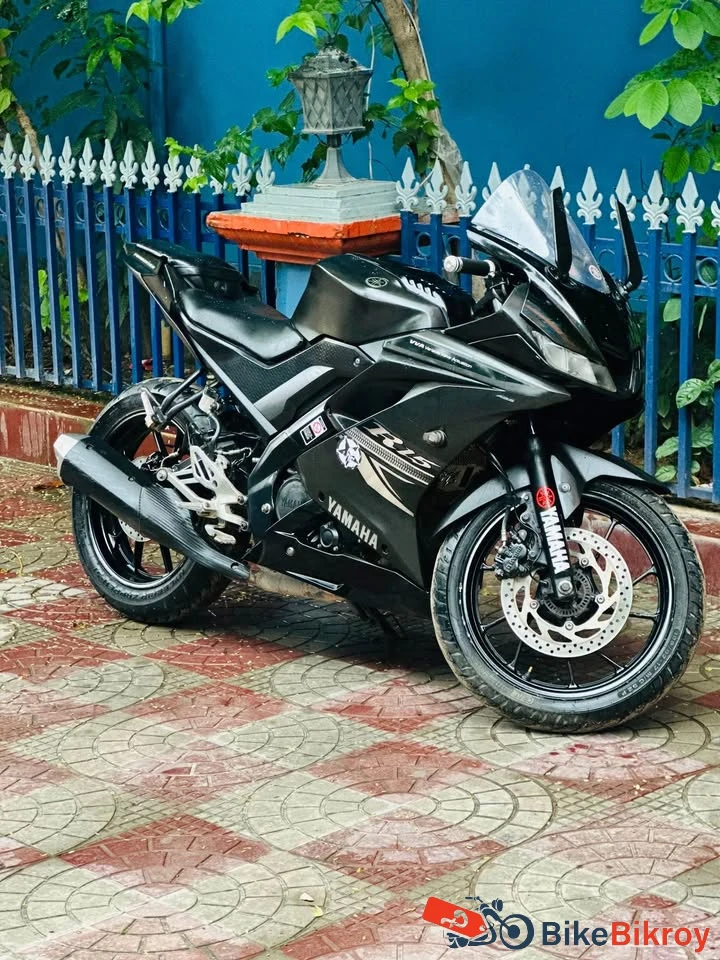Yamaha R15 V3 Bs6