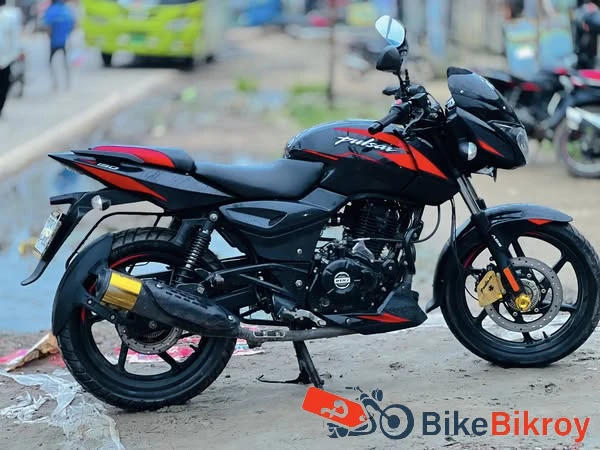 Bajaj Pulsar twin disc ABS