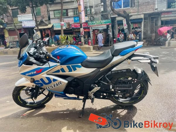 Suzuki Gixxer SF