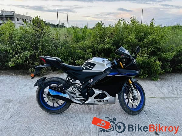Yamaha R15M
