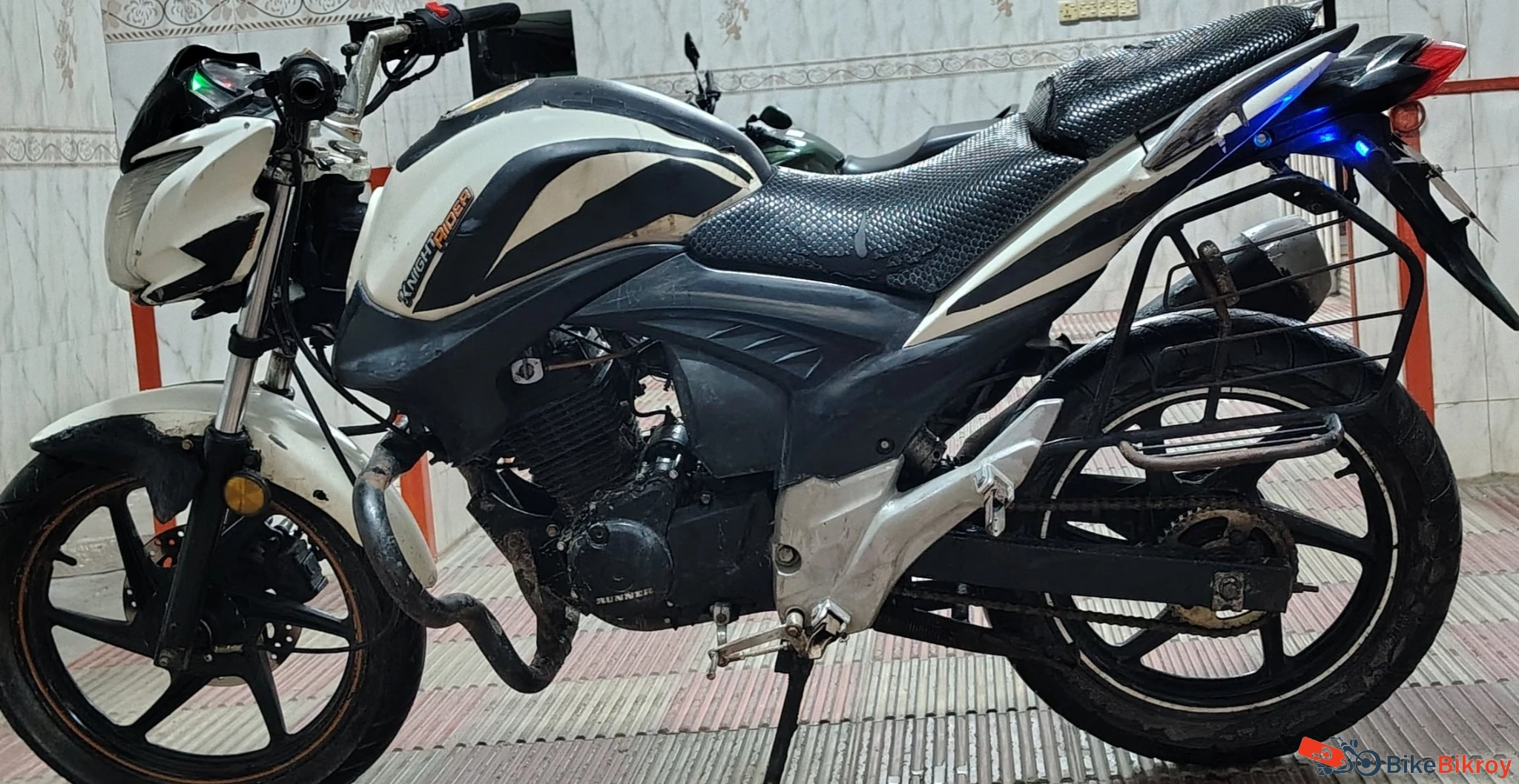 Runner Knight Rider 150