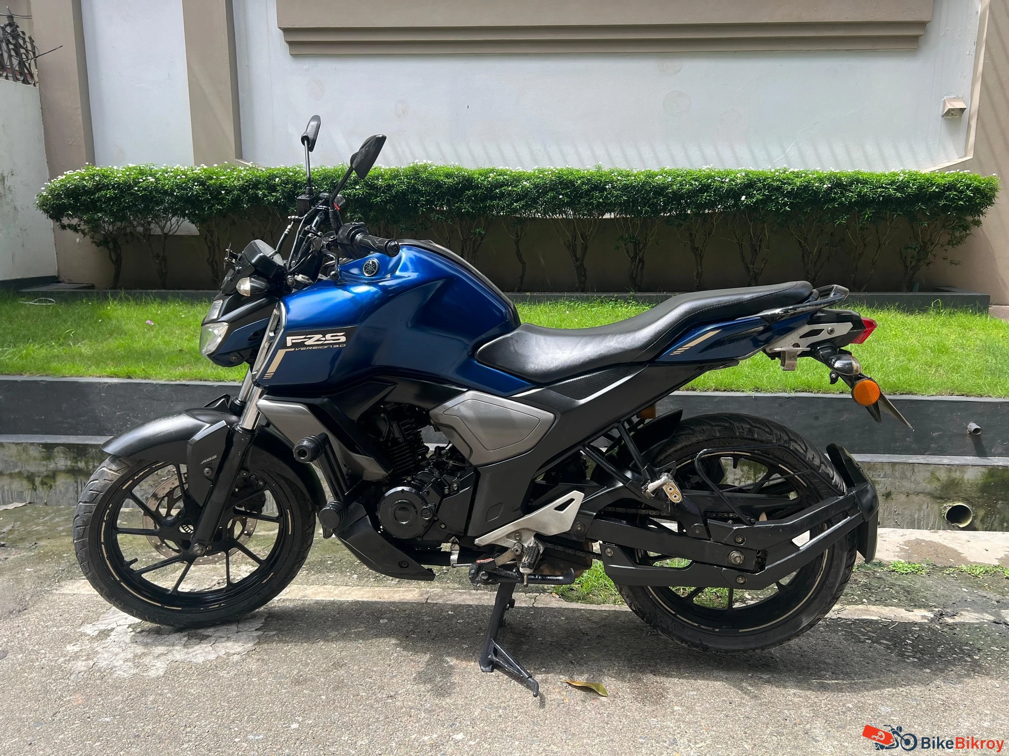Yamaha FZS V3 FI ABS