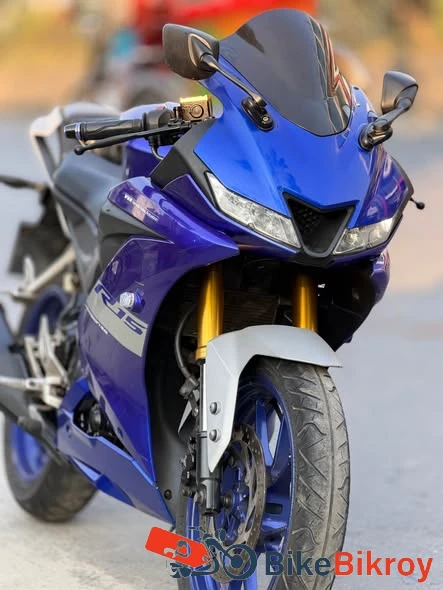 Yamaha R15 V3