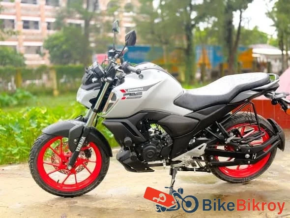 Yamaha FZS V4 BS7