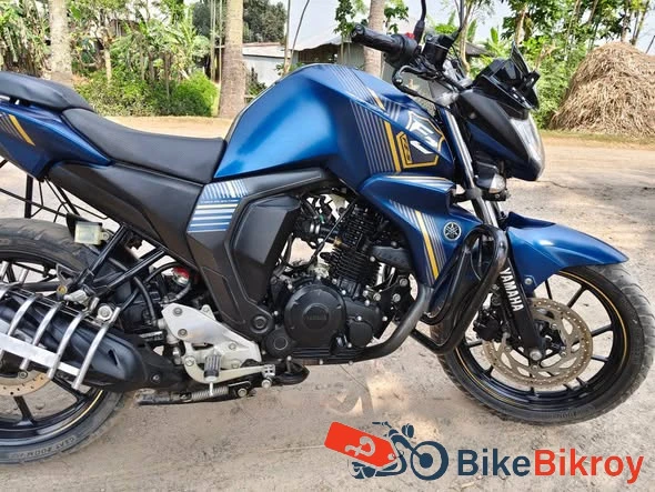 Yamaha FZ V2