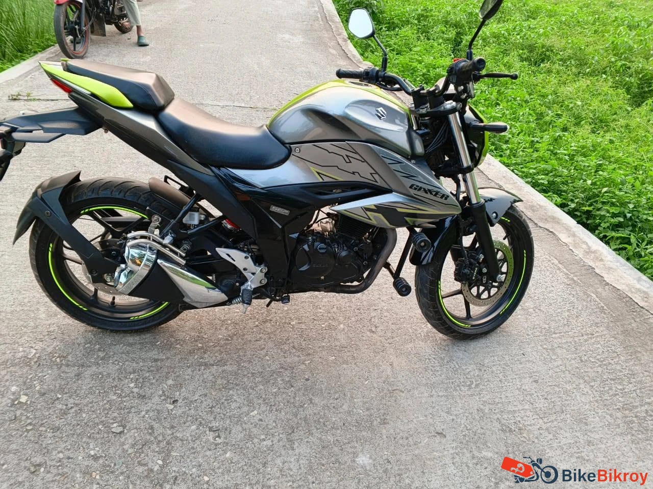 Suzuki Gixxer Fi 4V