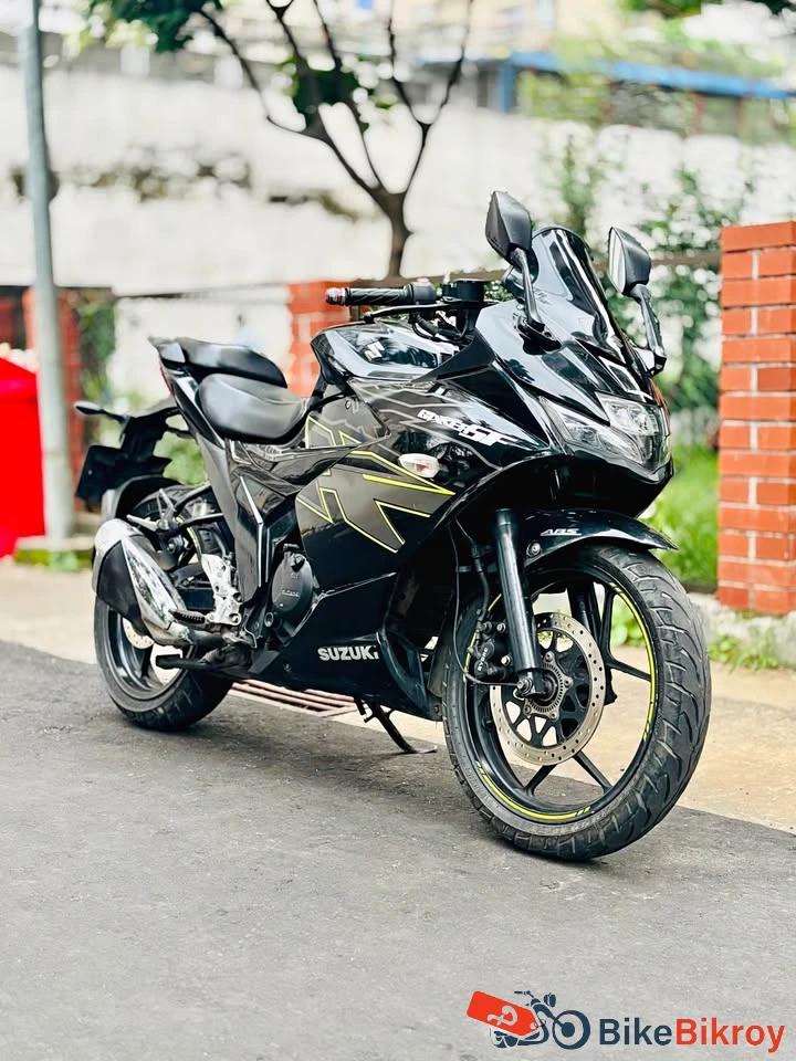 Suzuki Gixser SF Fi ABS