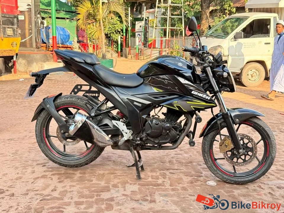 Suzuki Gixxer Carborator
