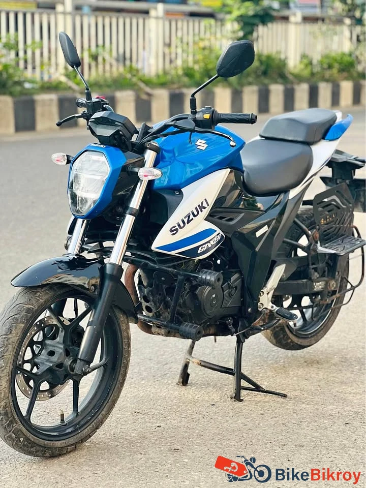 Suzuki gixxer naked fi abs