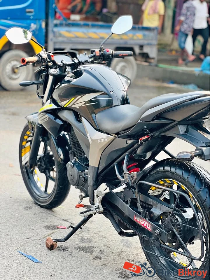 Suzuki gxxer monotone