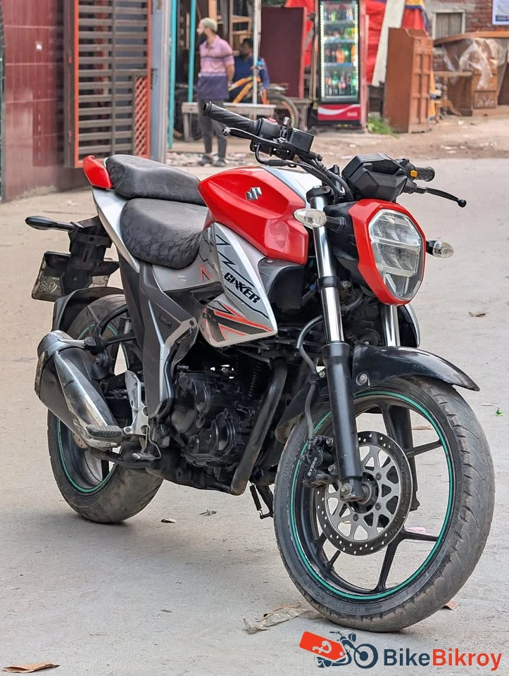 Gixxer curbrator