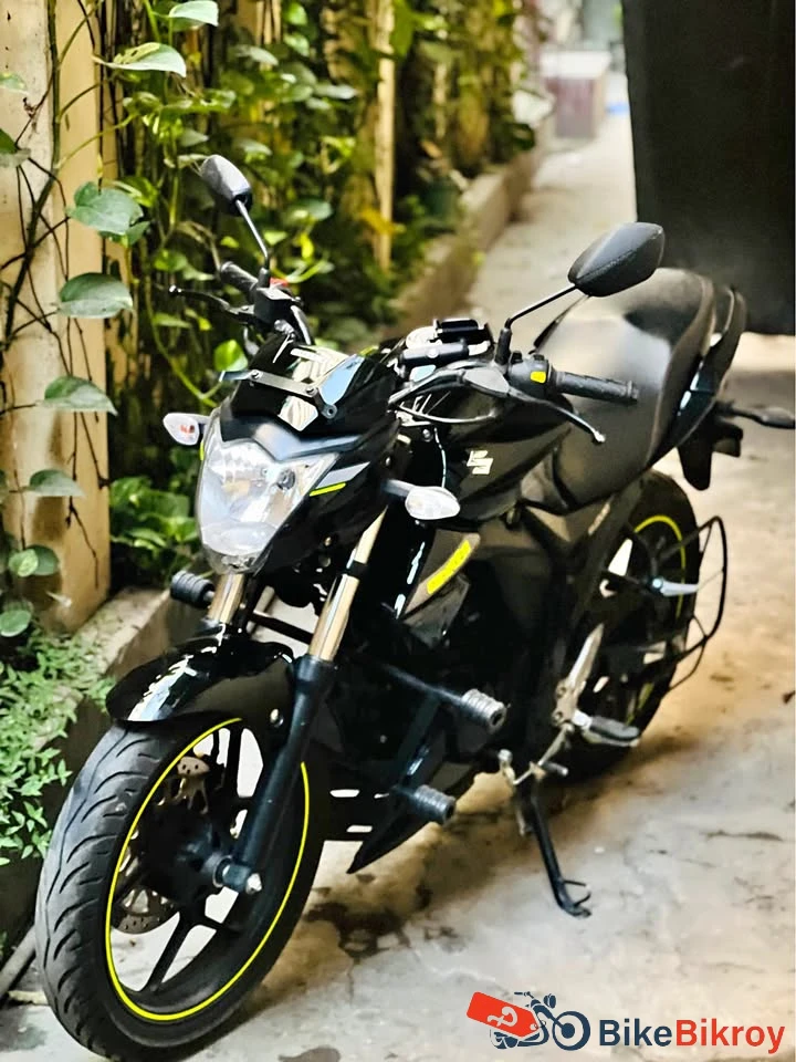 Suzuki Gixxer Monotone
